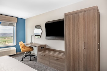 holiday inn express and suites nephi