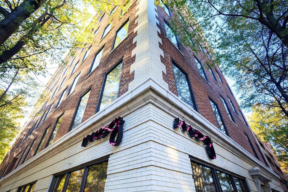 moxy richmond downtown