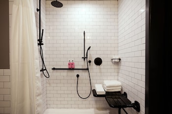 moxy richmond downtown