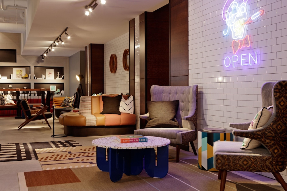 moxy richmond downtown