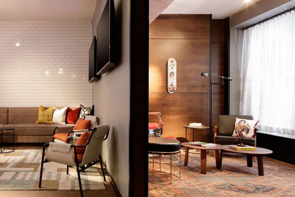 moxy richmond downtown