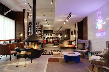 moxy richmond downtown