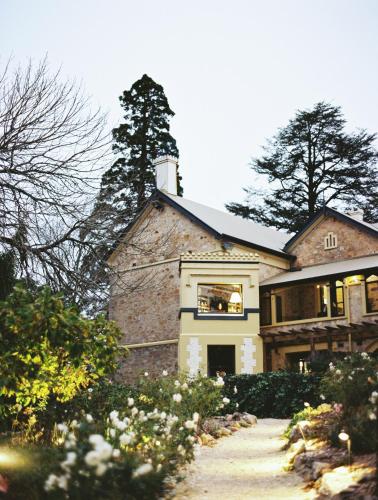 mount lofty house adults retreat