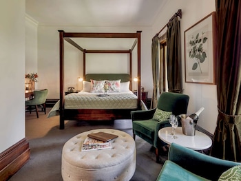 mount lofty house adults retreat