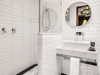 mount lofty house adults retreat