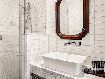 mount lofty house adults retreat