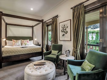 mount lofty house adults retreat