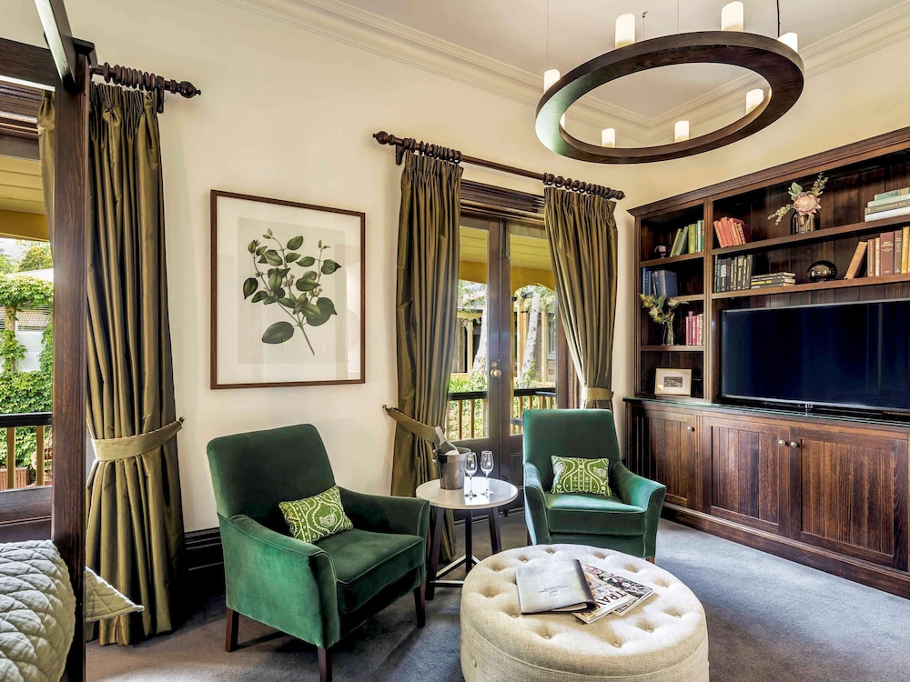 mount lofty house adults retreat