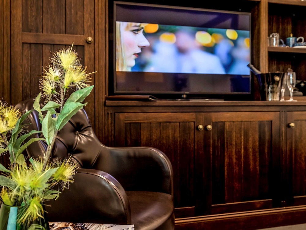 mount lofty house adults retreat