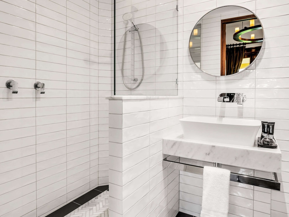 mount lofty house adults retreat