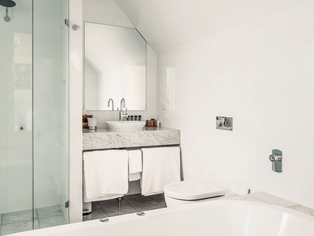 mount lofty house adults retreat