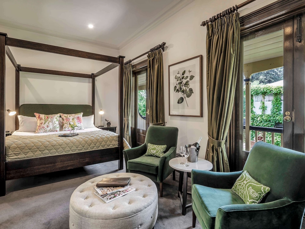 mount lofty house adults retreat