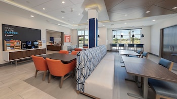 holiday inn express and suites ridgecrest