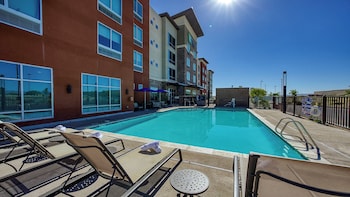 holiday inn express and suites ridgecrest