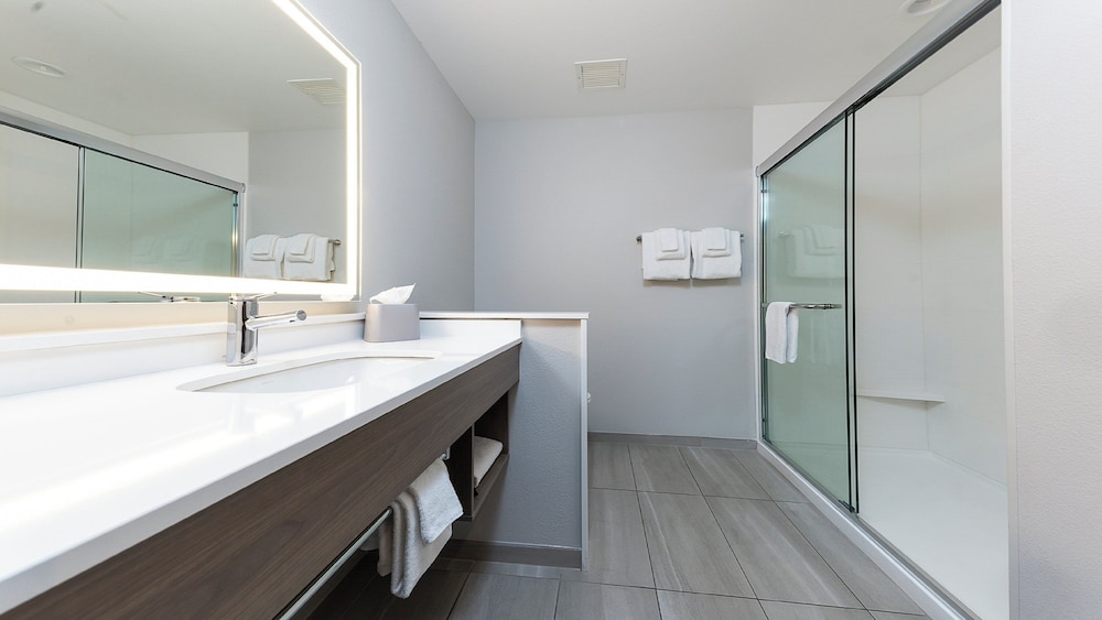 holiday inn express and suites ridgecrest