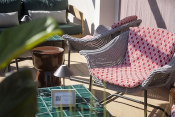 via sants hotel barcelona tapestry collection by hilton