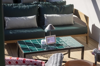 via sants hotel barcelona tapestry collection by hilton