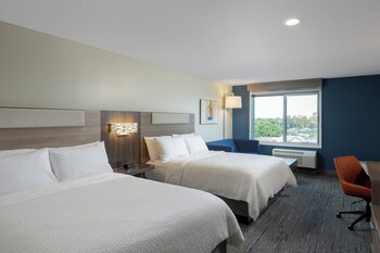 holiday inn express and suites hawaiian gardens