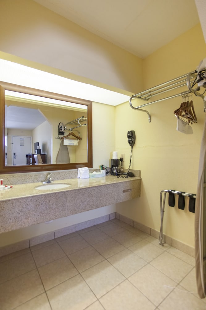 Days Inn By Wyndham Shenandoah,Downtown Houston>>Conroe,2 star