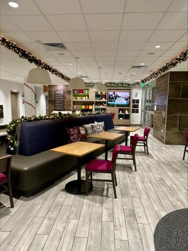 home2 suites by hilton petaluma