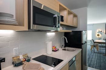 towneplace suites canton riverstone parkway