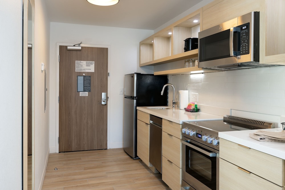 towneplace suites canton riverstone parkway