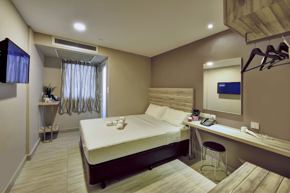 ibis budget singapore crystal