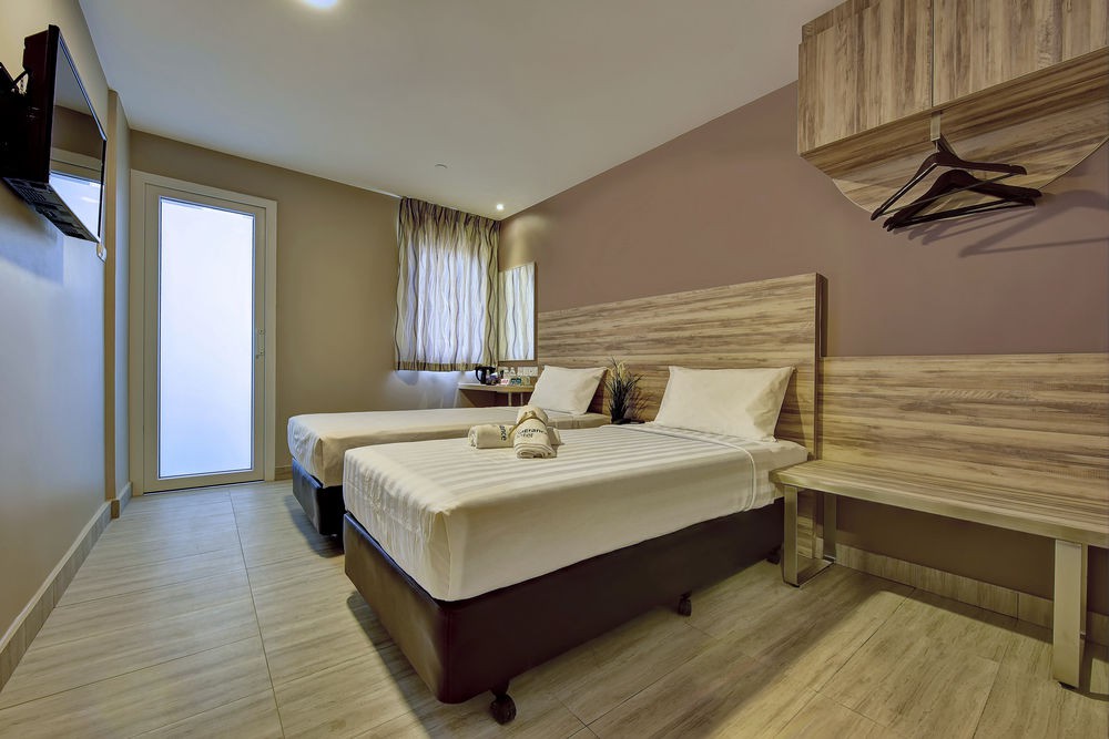 ibis budget singapore crystal