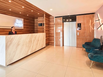 ibis budget singapore crystal