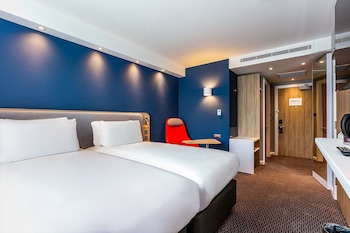 holiday inn express marne la vallee val deurope