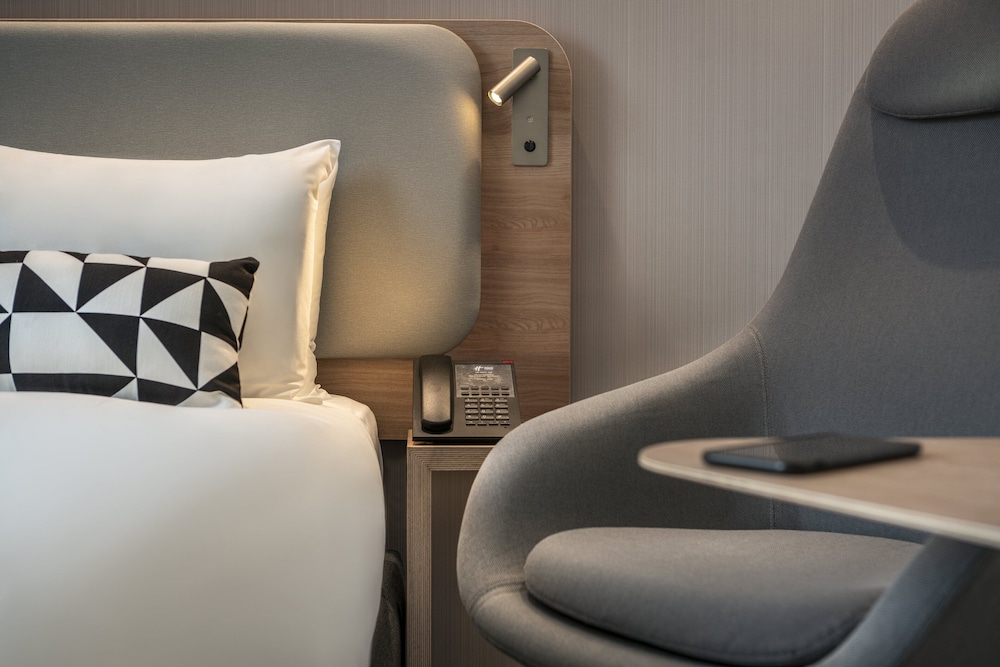 holiday inn express marne la vallee val deurope