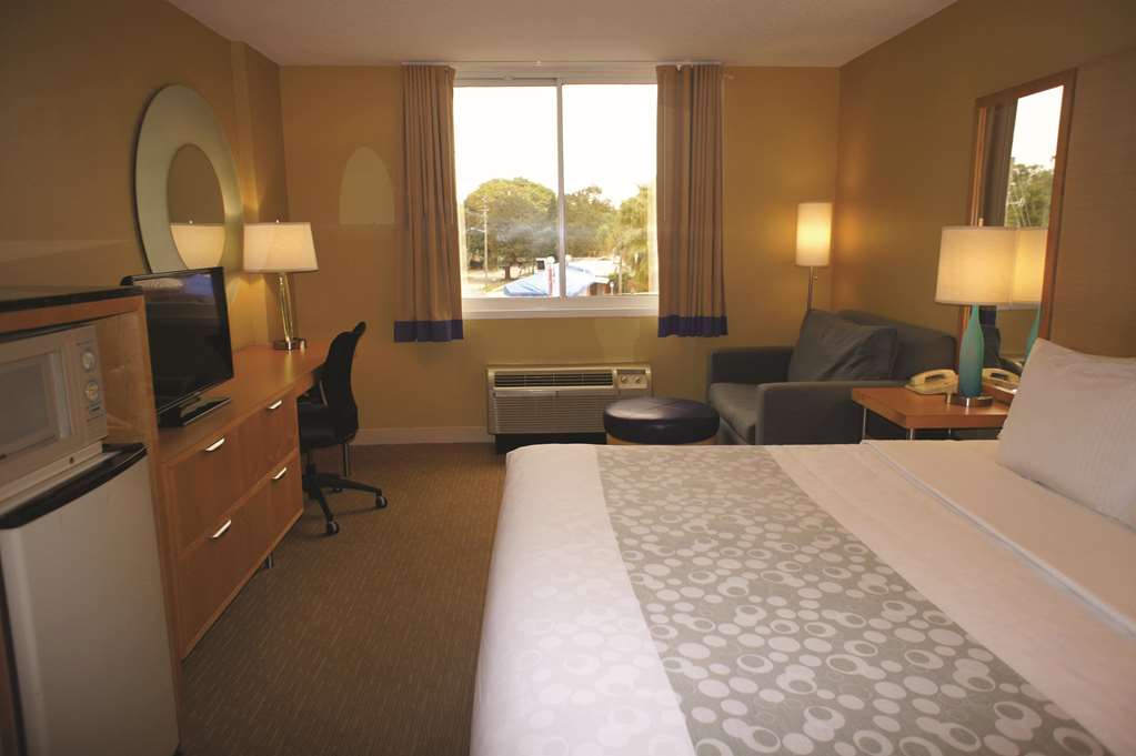 la quinta inn and suites by wyndham sarasota downtown