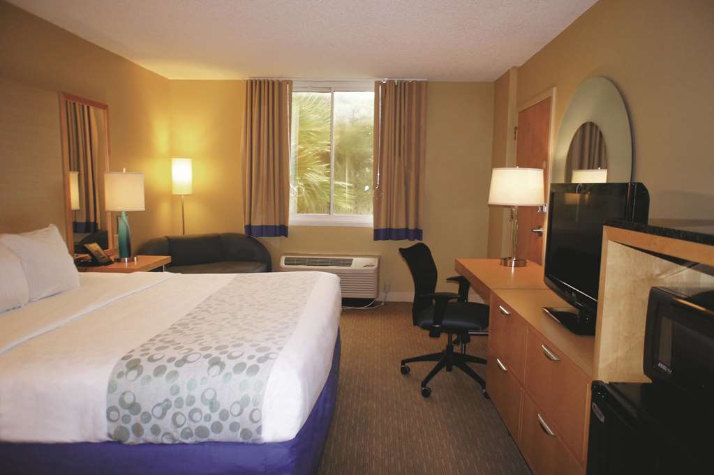 la quinta inn and suites by wyndham sarasota downtown