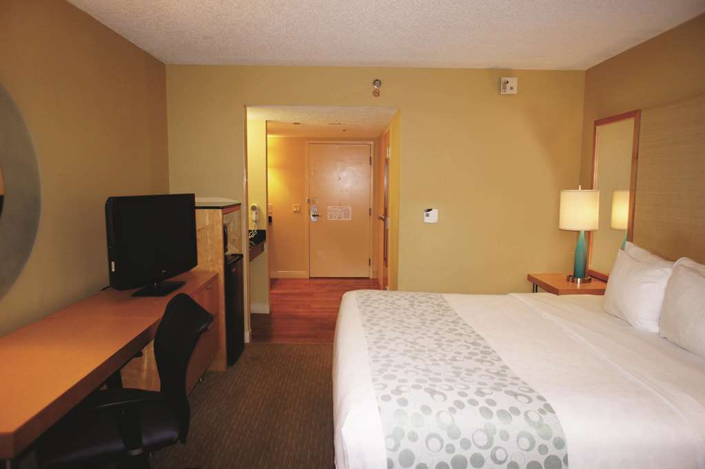 la quinta inn and suites by wyndham sarasota downtown