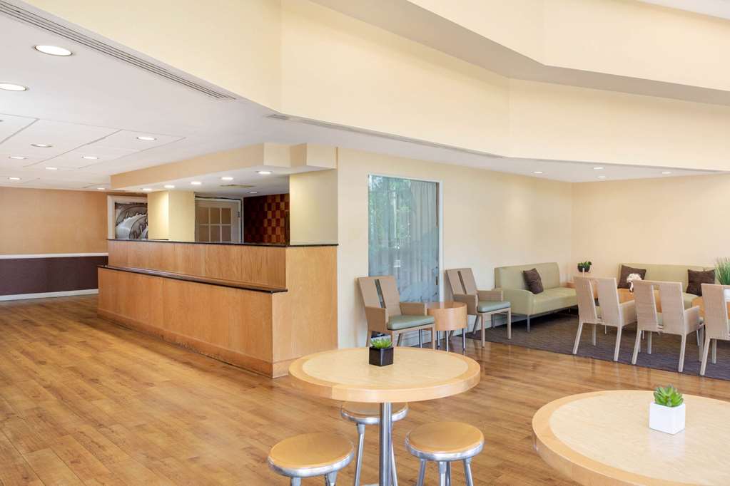 la quinta inn and suites by wyndham sarasota downtown