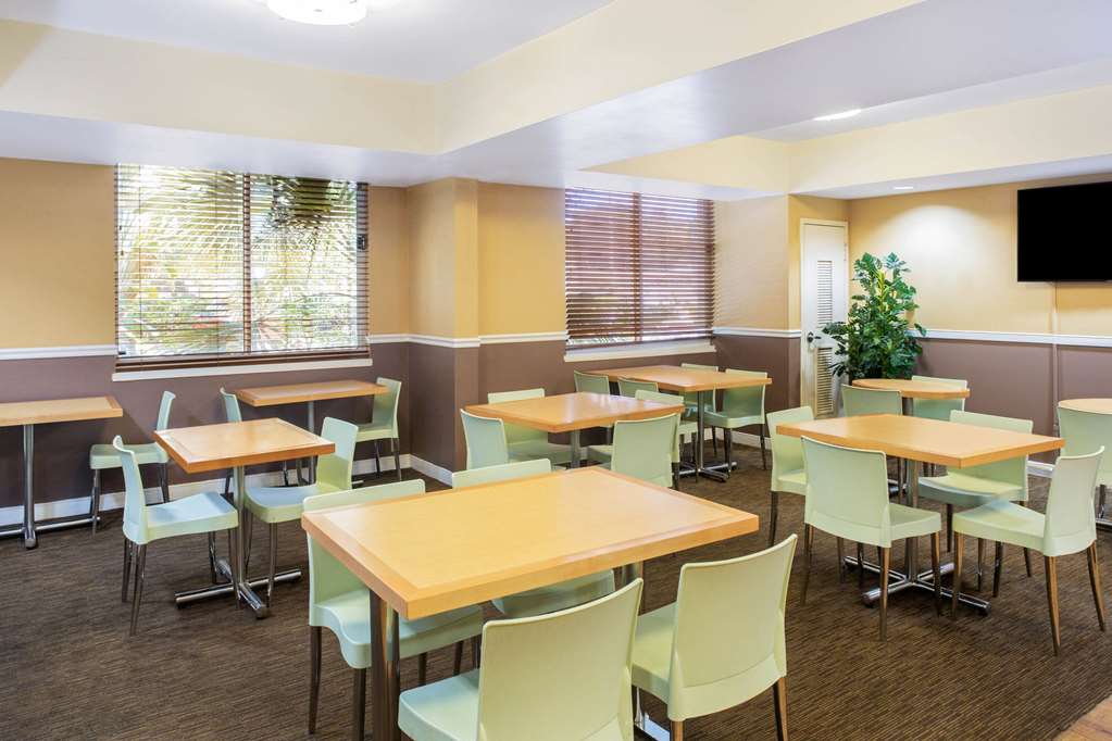 la quinta inn and suites by wyndham sarasota downtown