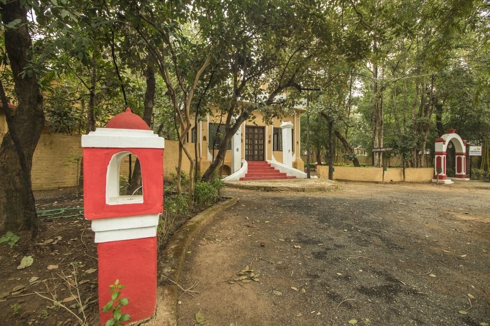 krishna jungle resort