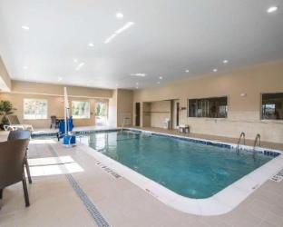 comfort inn saugerties