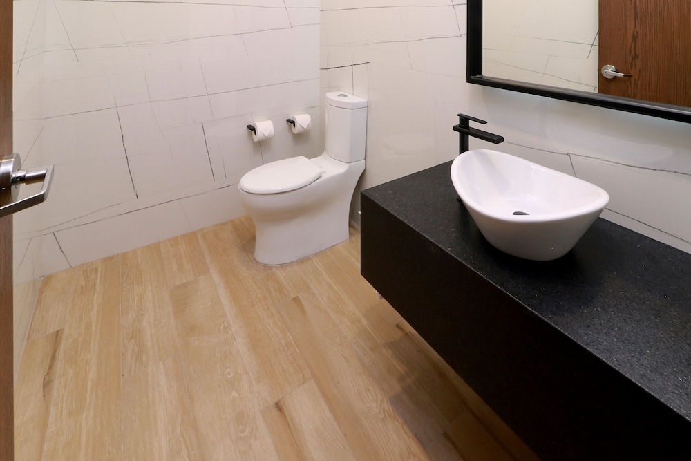 holiday inn hotel and suites mexico felipe angeles airport