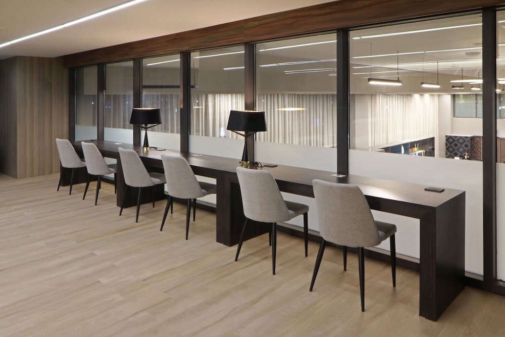 holiday inn hotel and suites mexico felipe angeles airport