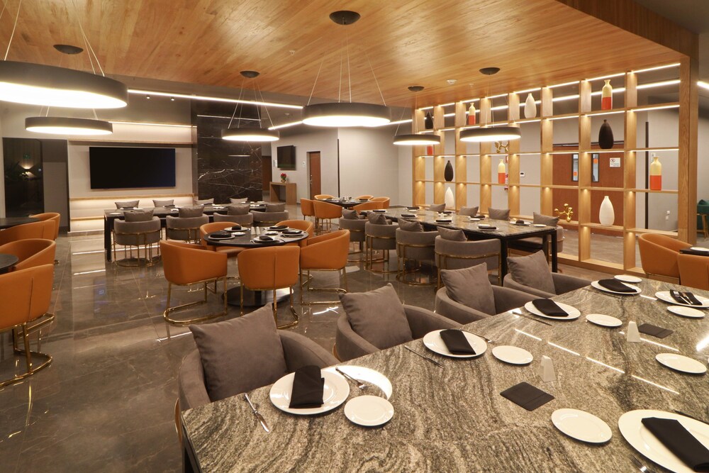 holiday inn hotel and suites mexico felipe angeles airport