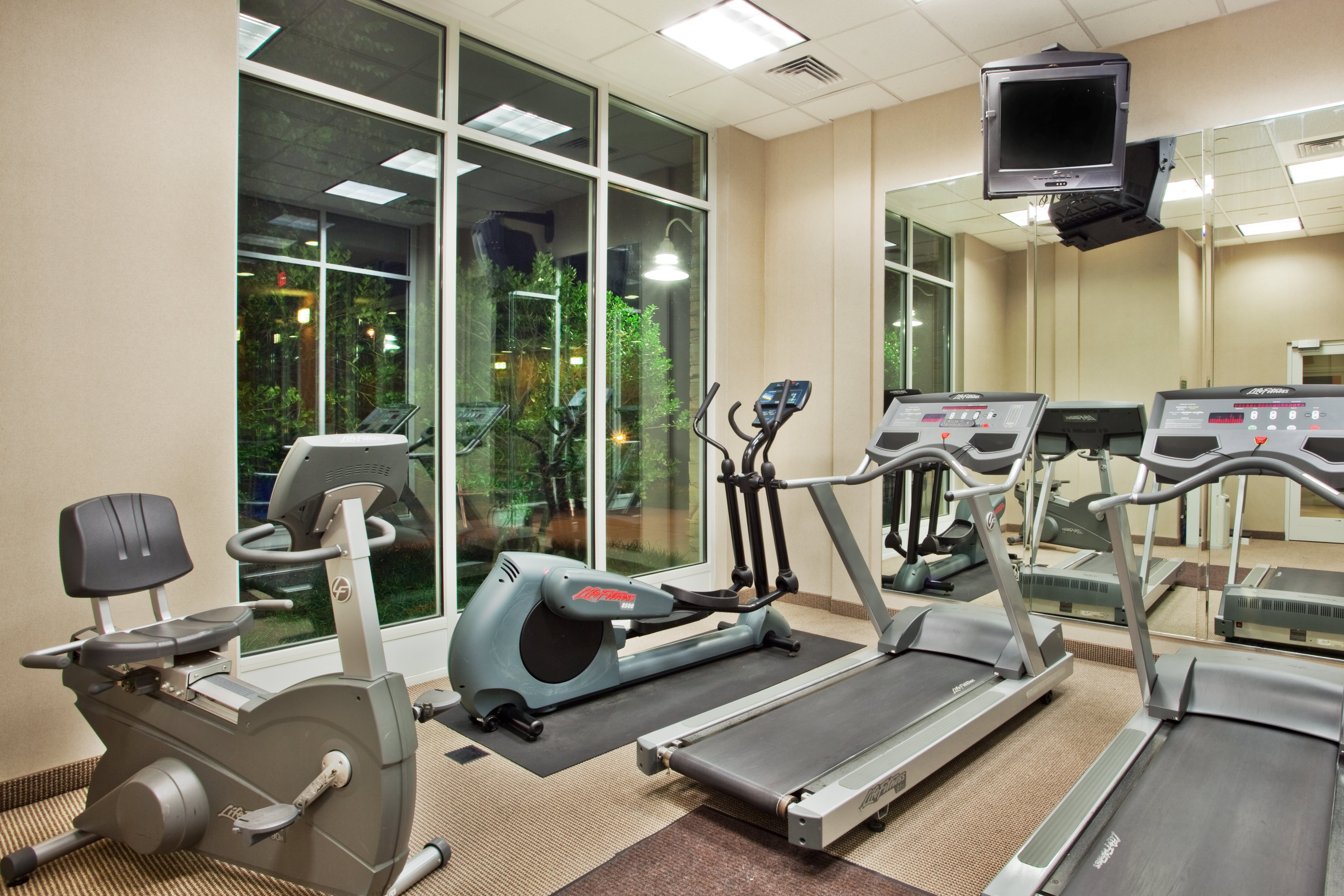 holiday inn atlanta gas south arena area by ihg