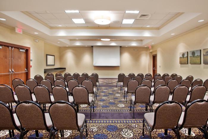 holiday inn atlanta gas south arena area by ihg