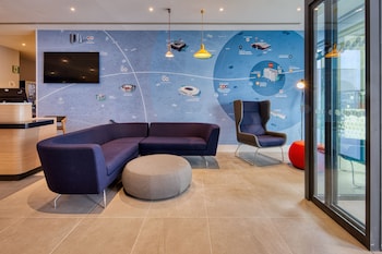 holiday inn express madrid airport