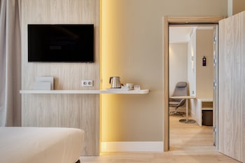 holiday inn express madrid airport