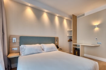 holiday inn express madrid airport