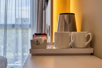 holiday inn express madrid airport