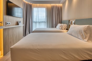 holiday inn express madrid airport