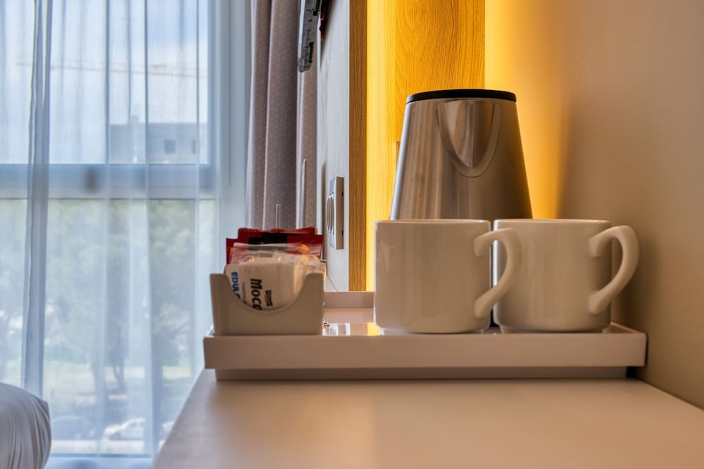 holiday inn express madrid airport