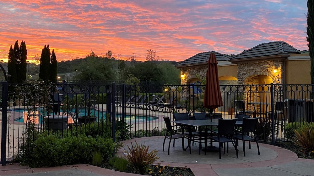 holiday inn express and suites el dorado hills